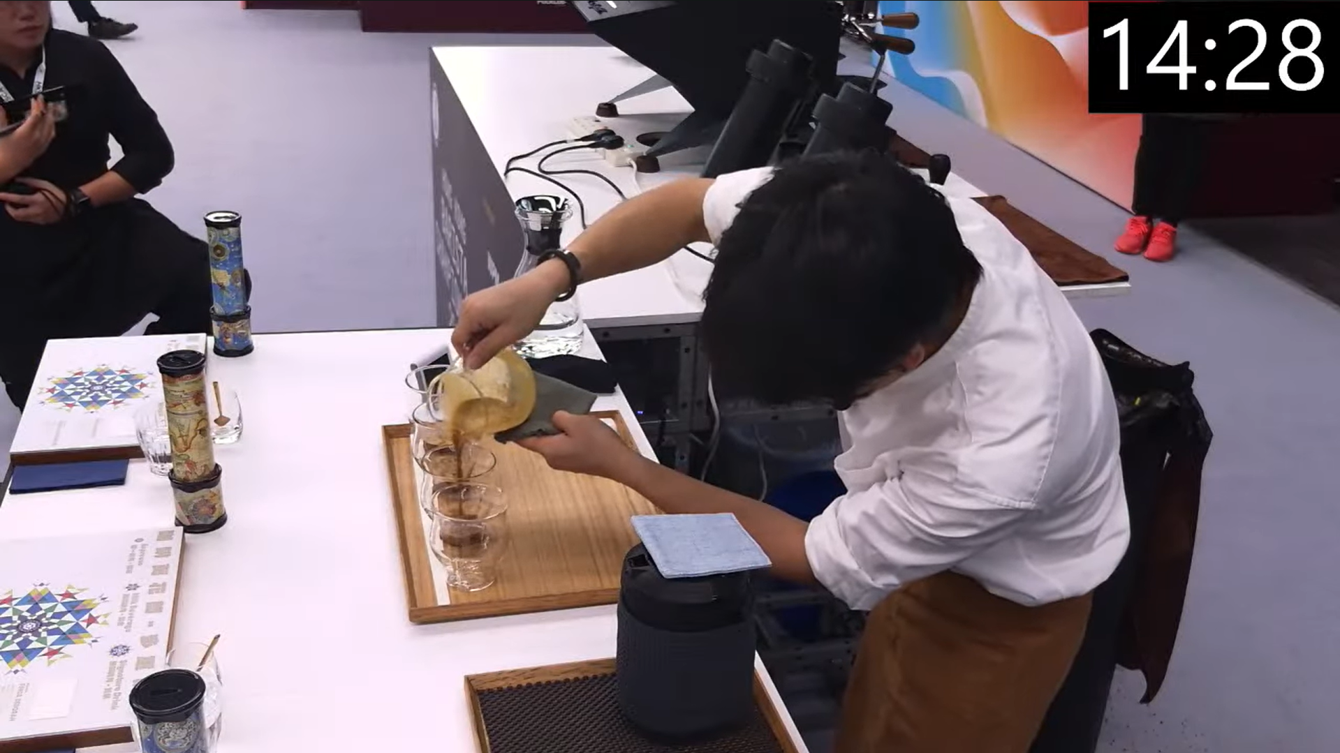 以「萬花筒」為名的感官敘事：Laughing 奪冠時刻